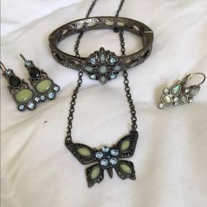 Butterfly necklace set